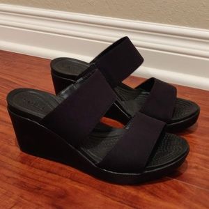 Crocs Leigh II 2 Strap Wedge sandals (black)